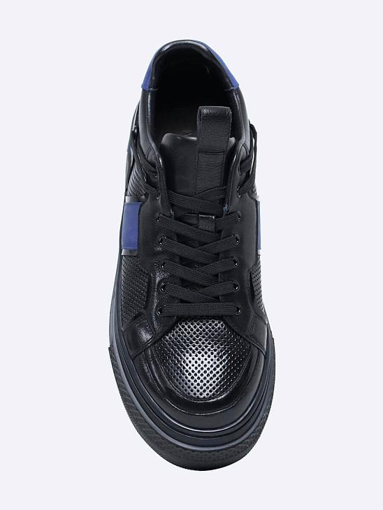 Mesh sneakers