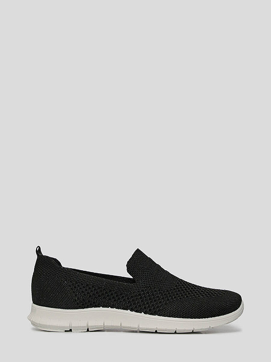 Slip ons