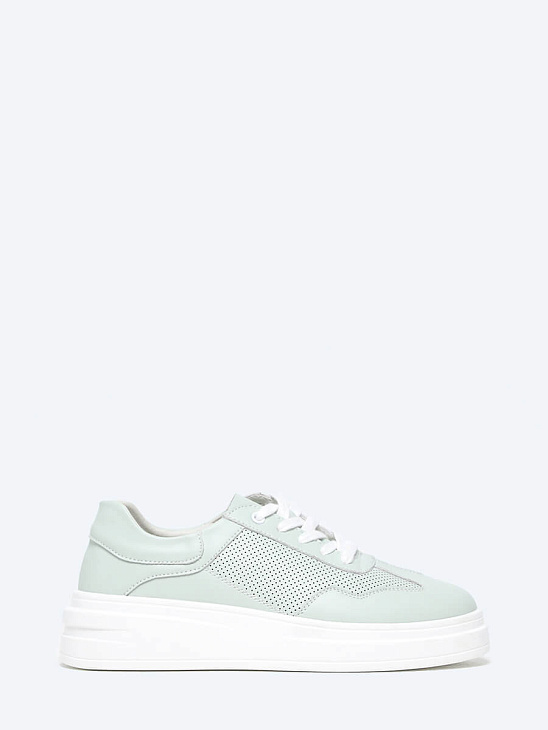 Mesh sneakers