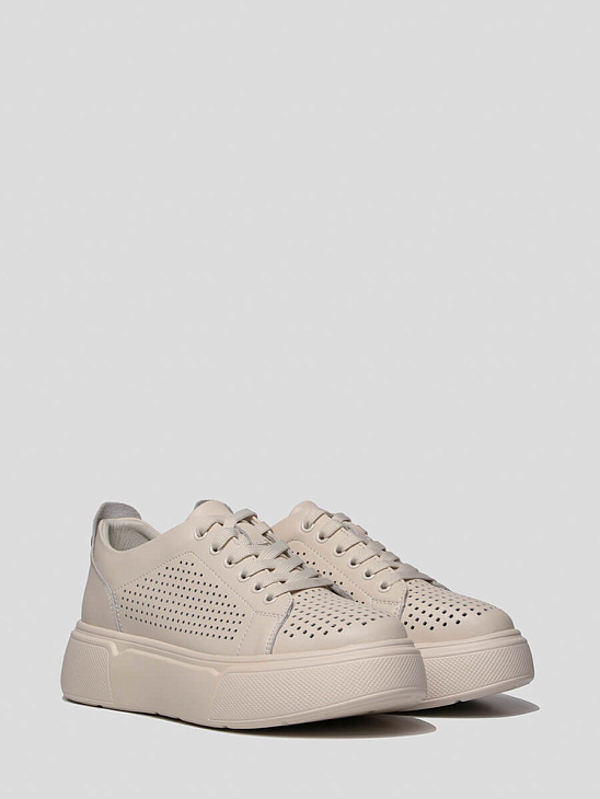 Mesh sneakers