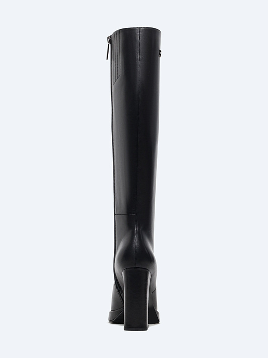 Knee boots