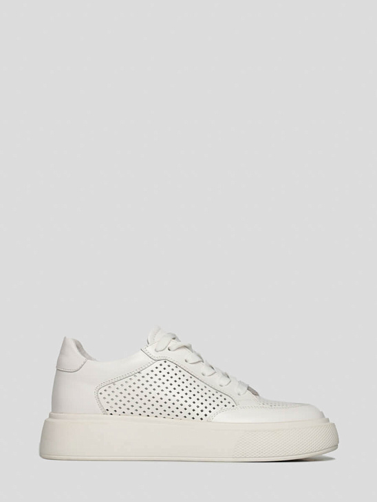 Mesh sneakers