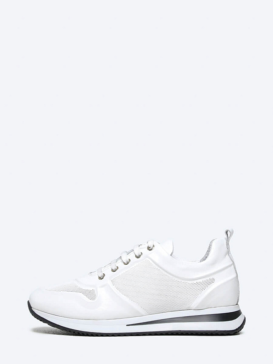 Mesh sneakers