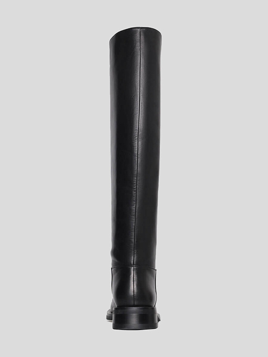 Knee boots