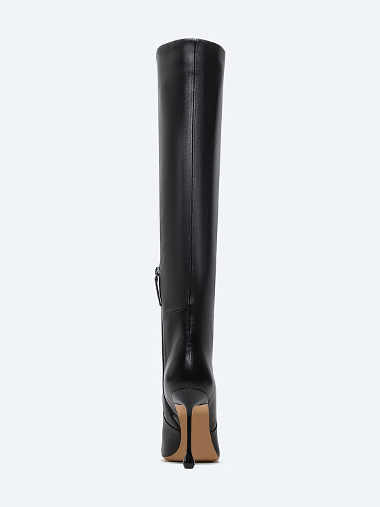 Knee boots