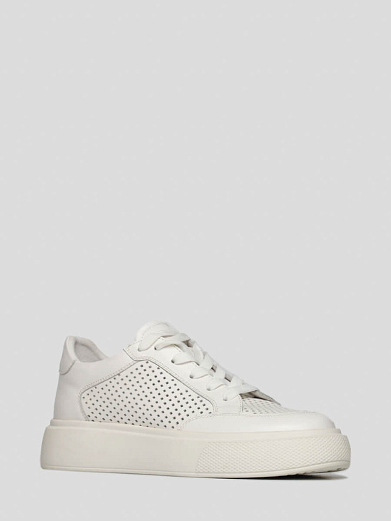 Mesh sneakers