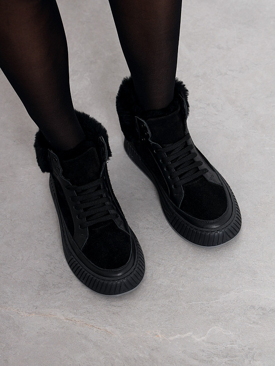 Mesh sneakers