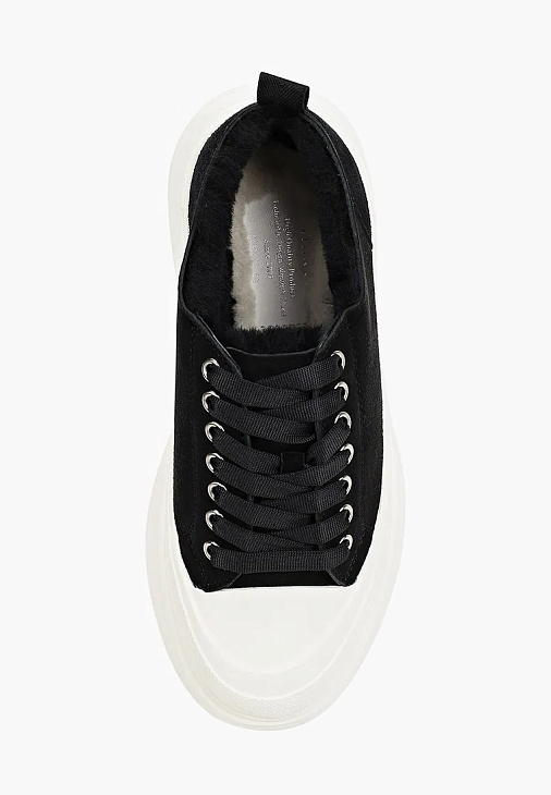 Mesh sneakers