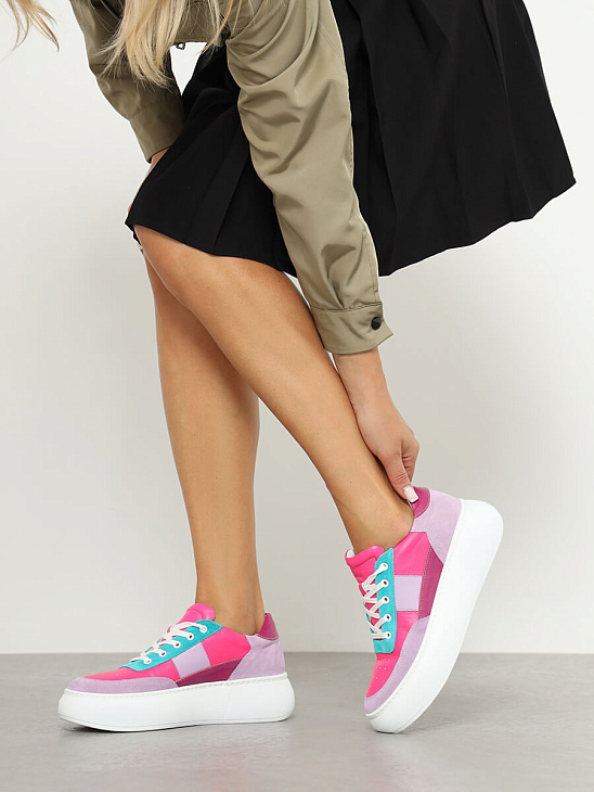 Mesh sneakers