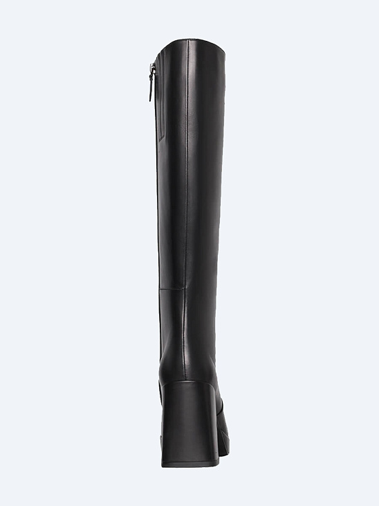 Knee boots