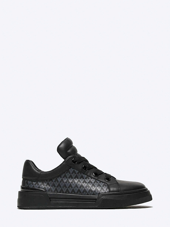 Mesh sneakers