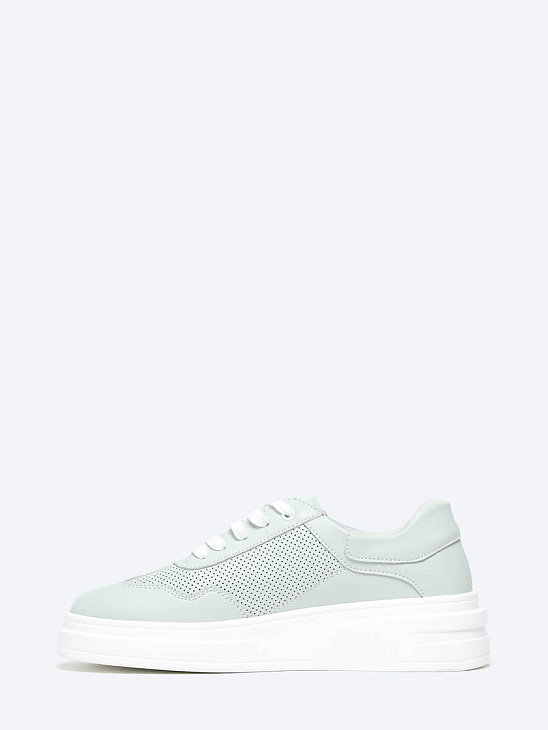 Mesh sneakers