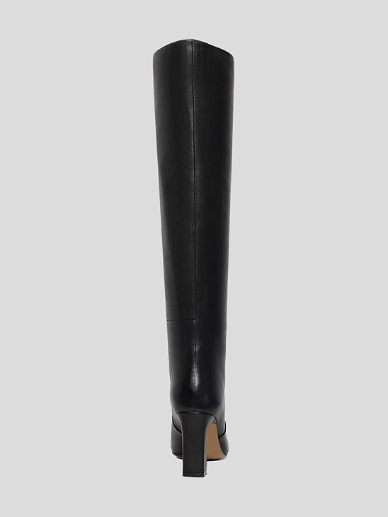 Knee boots