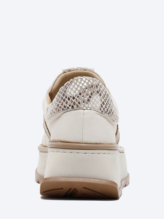 Mesh sneakers