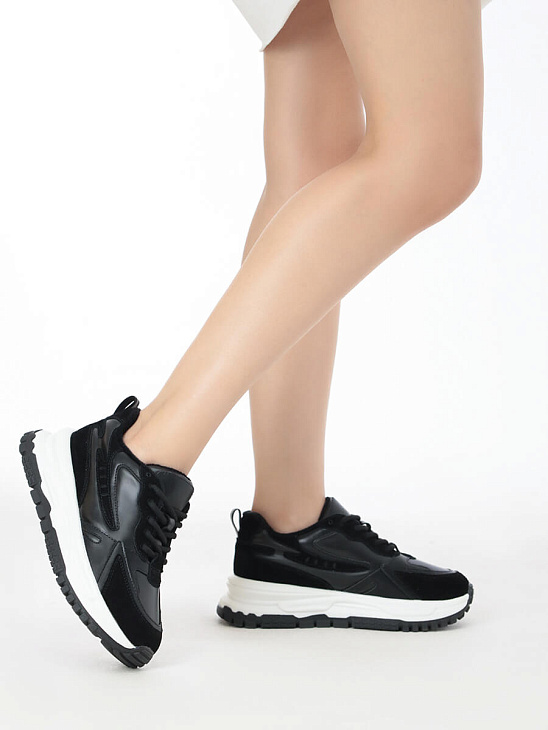 Mesh sneakers