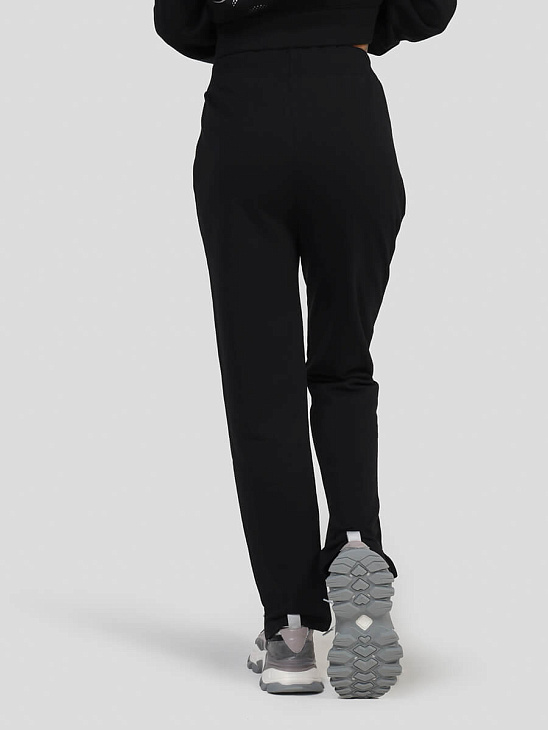 Athletic pants