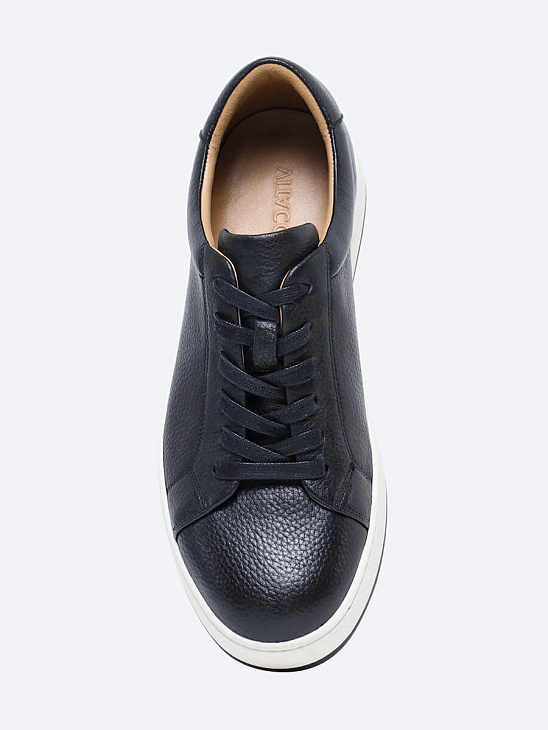 Mesh sneakers