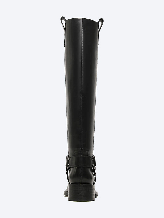 Knee boots