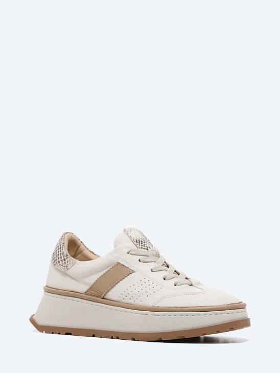 Mesh sneakers